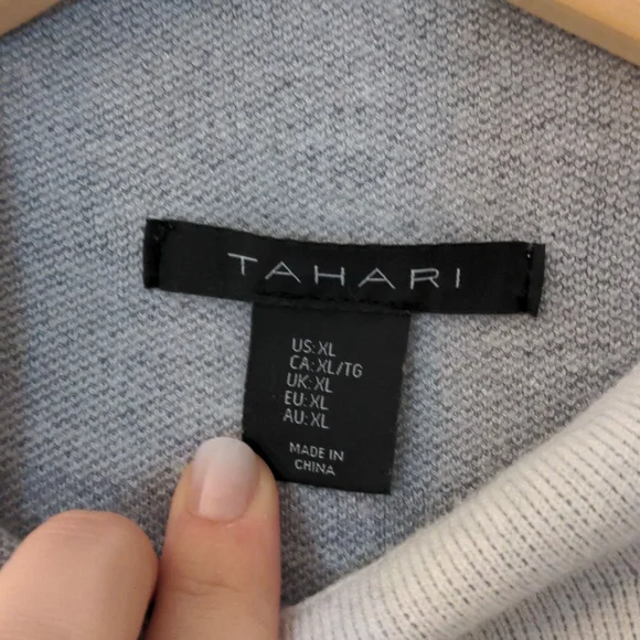 Tahari sweater - Picture 2 of 4